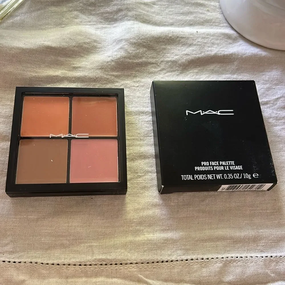 MAC M.A.C Pro Face Palette - Light Blush 0.35 oz/g New in the box Ipsy b…